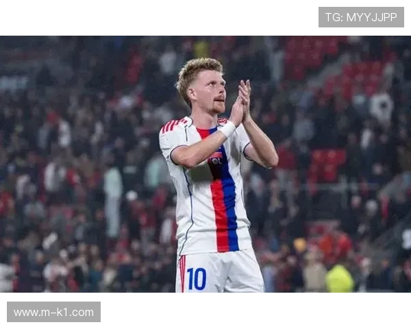 托利索欧联杯独中三元,里昂老将闪耀欧洲赛场 托利索欧联杯独中三元,里昂老将闪耀欧洲赛场