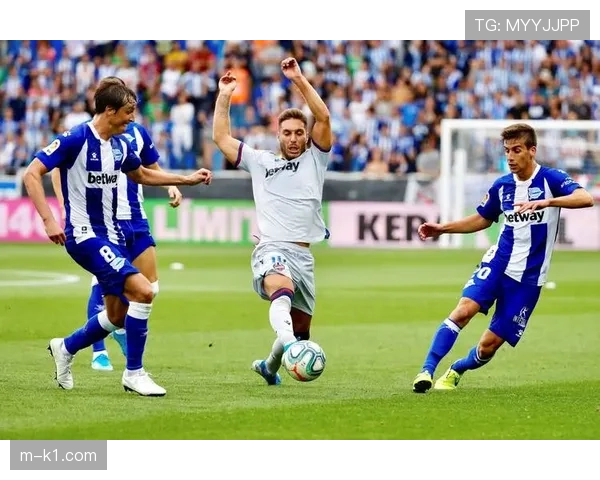 深度报道：中下游球队的生存之道——解析阿拉维斯的快速防反体系